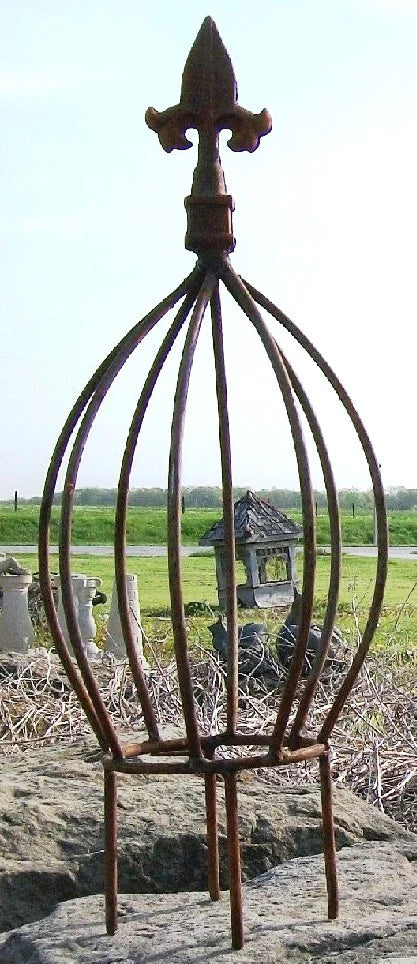 Tiny Fleur De Lis Finial Topiary