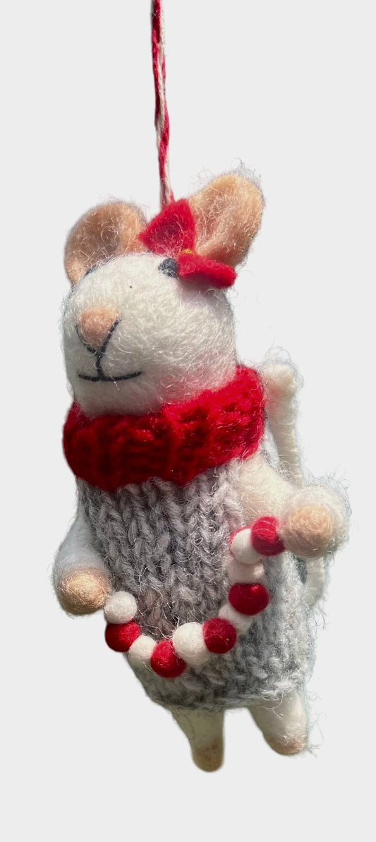 Felt ornament, mouse w pompom garland