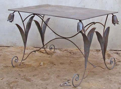 Tulip Table