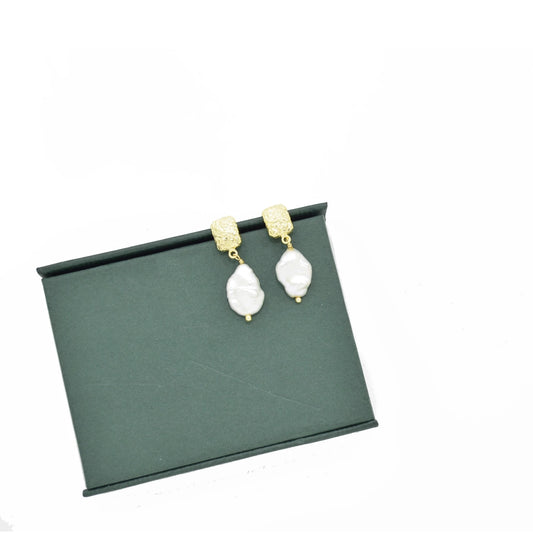 Keshi Pearl Gold Earrings